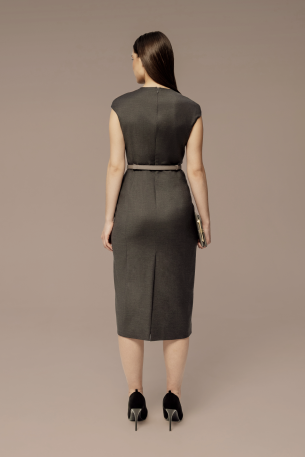 Платье-футляр