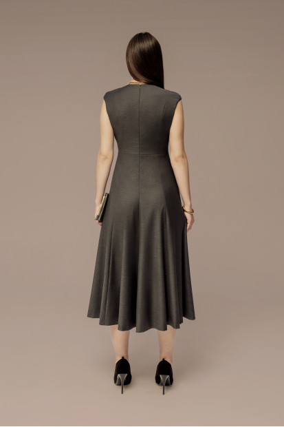 Платье-шестиклинка без рукава