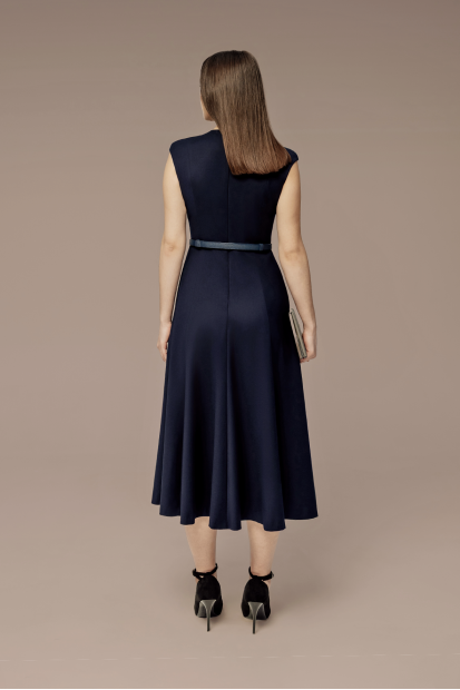 Платье-шестиклинка без рукава