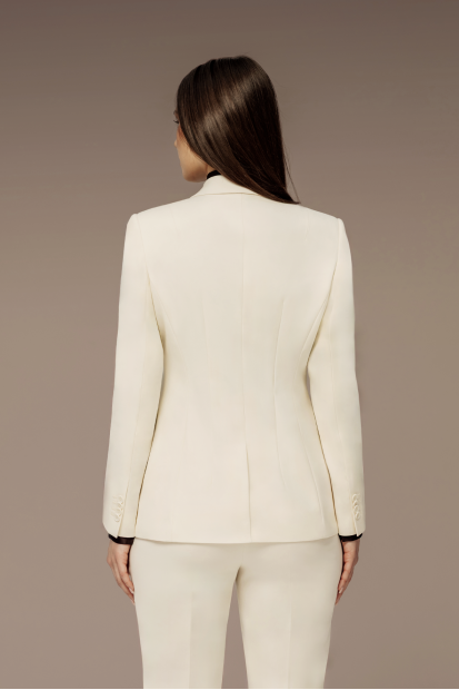 Жакет однобортный с зауженными брюками