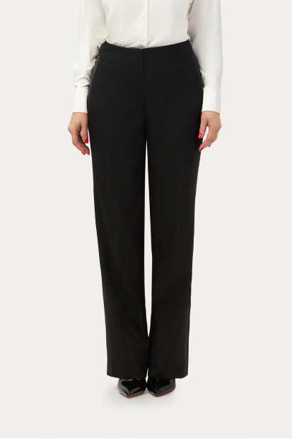 Брюки с лампасами