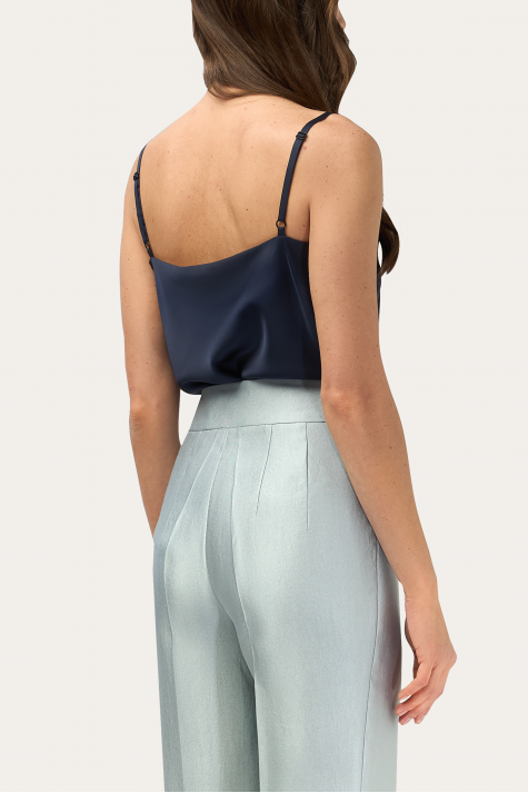 Топ на бретелях