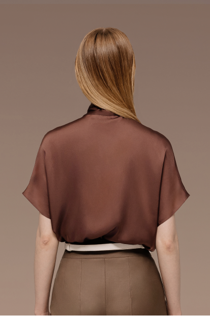 Блуза с бантом со спущенным плечом