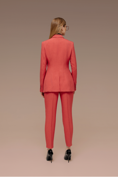 Однобортный жакет с зауженными брюками