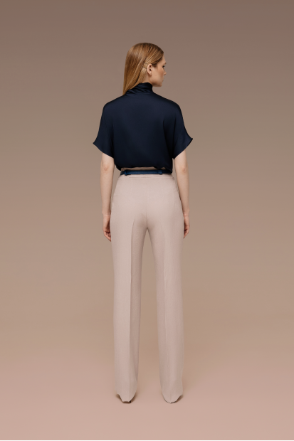 Блуза с прямыми брюками