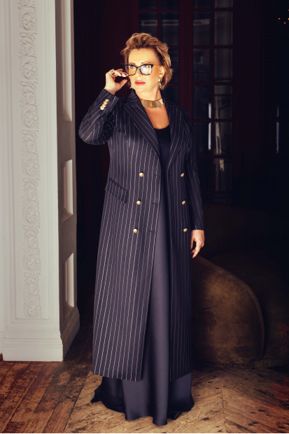 Тёмно-синее платье на бретелях